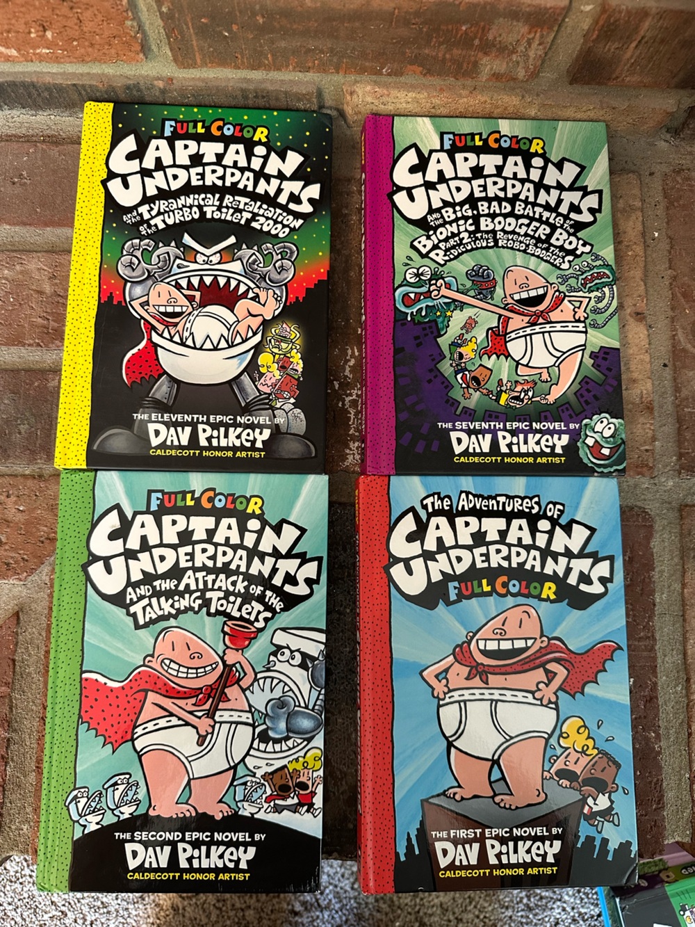 Lot Of 4 Captain Underpants Hardcover Epic Novels 1, 2, 7 and 11 Full Color - Picture 4 of 9